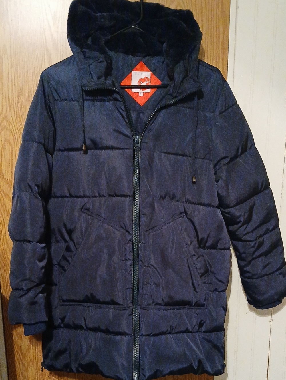 Womens Navy Puffer Coat with Hood - Hot Kiss Size L Very Clean Like New